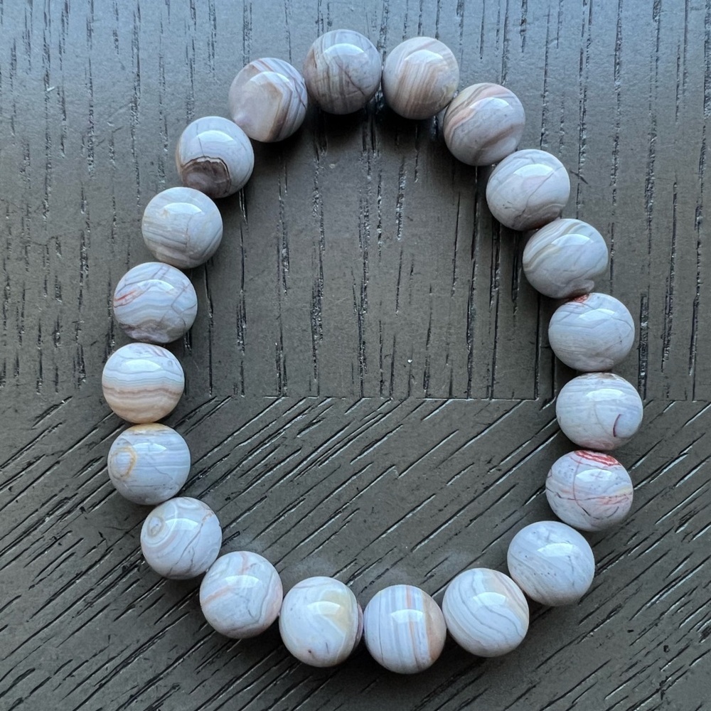 Amethyst lace agate bracelet 10mm SIZE 6.75’ - Picture 3 of 4